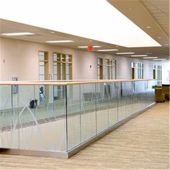 デッキ用屋外 LED 軽量アルミニウム U チャネル ガラス手すり