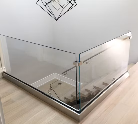 工場アルミニウム階段ガラス手すりシステム アルミニウムデッキガラス手すりシステム手すり ガラス手すりシステム